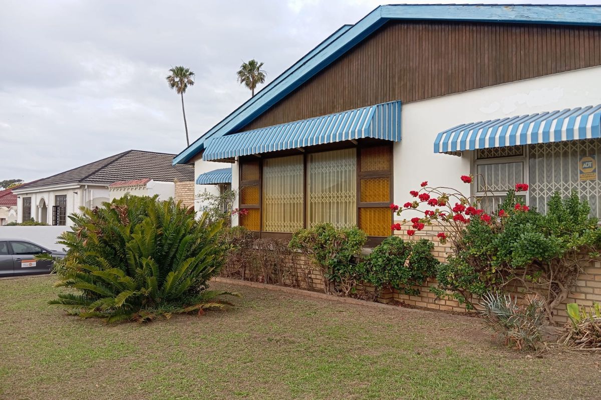 Deceased Estate with Endless Potential Across from Erica Girls Primary. Sole Mandate! - Photo 3