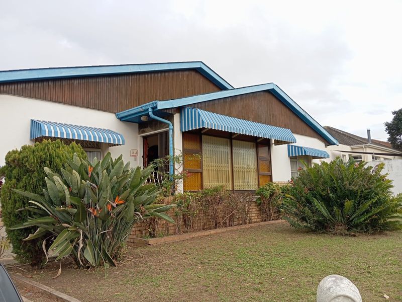 Deceased Estate with Endless Potential Across from Erica Girls Primary. Sole Mandate! - Photo 4