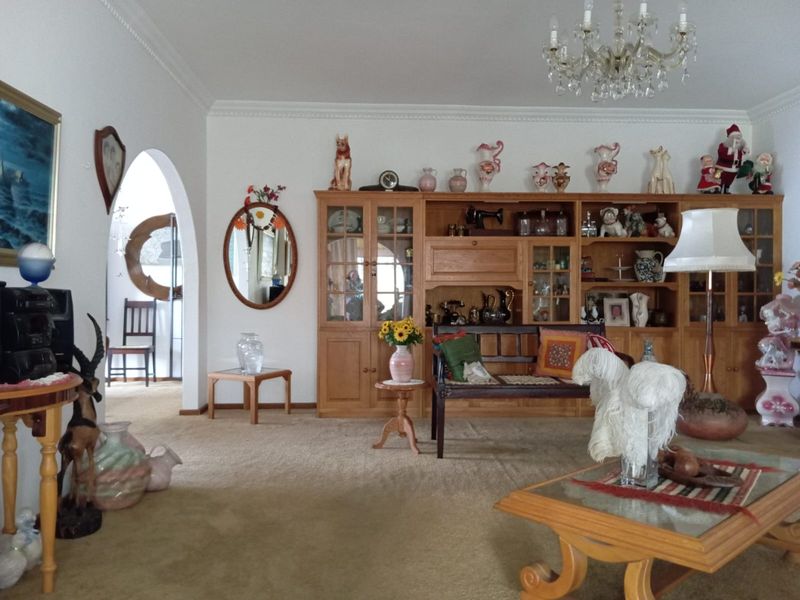 Deceased Estate with Endless Potential Across from Erica Girls Primary. Sole Mandate! - Photo 9