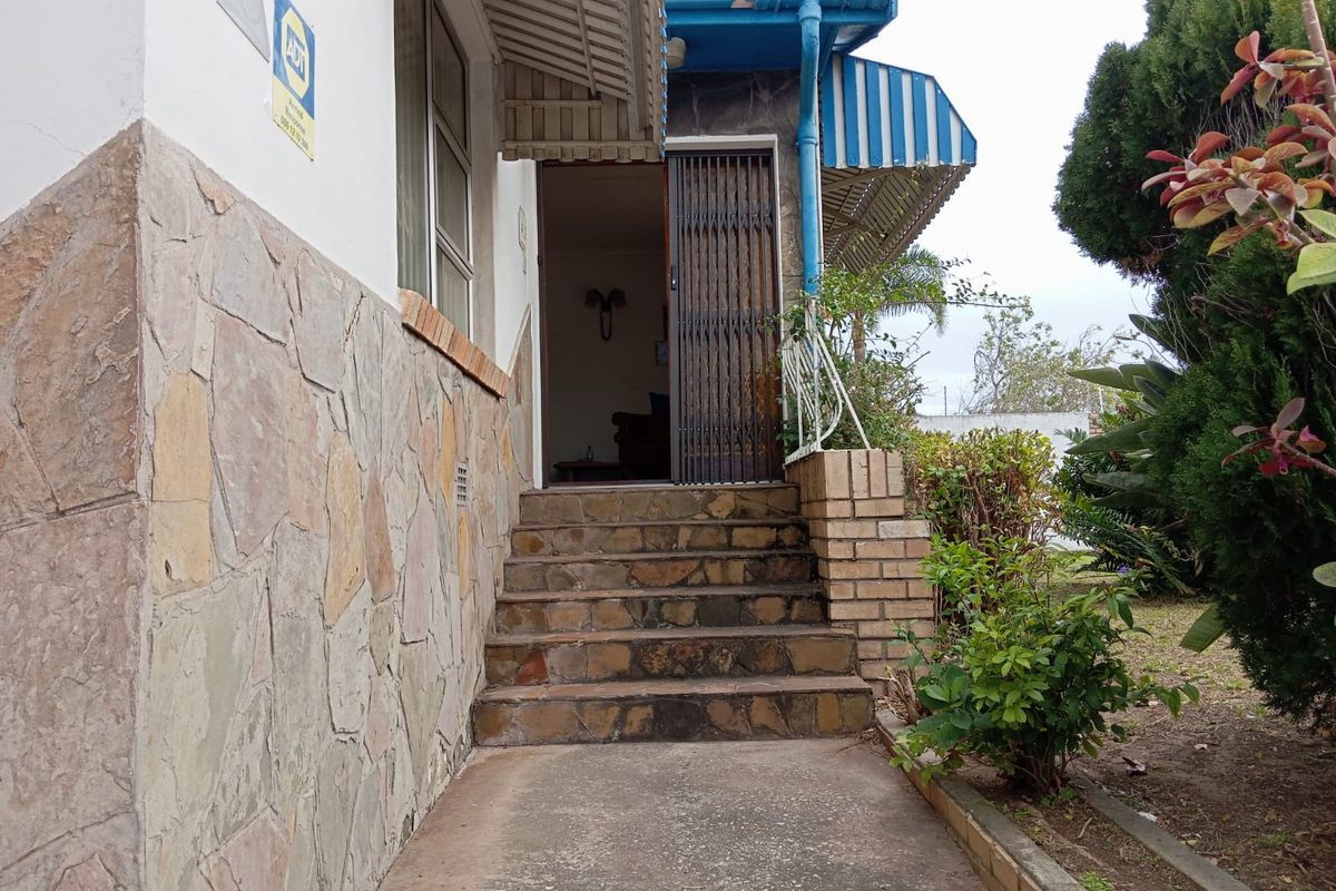 Deceased Estate with Endless Potential Across from Erica Girls Primary. Sole Mandate! - Photo 5