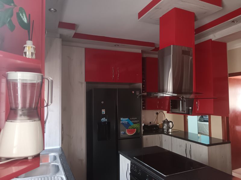 3 Bedrooms, 3 Lounges pure elegant masterpiece in Mandela View, Eden Park - Photo 4