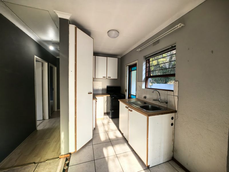 Freestanding Cluster in HomeOwners Association offers, - Photo 5