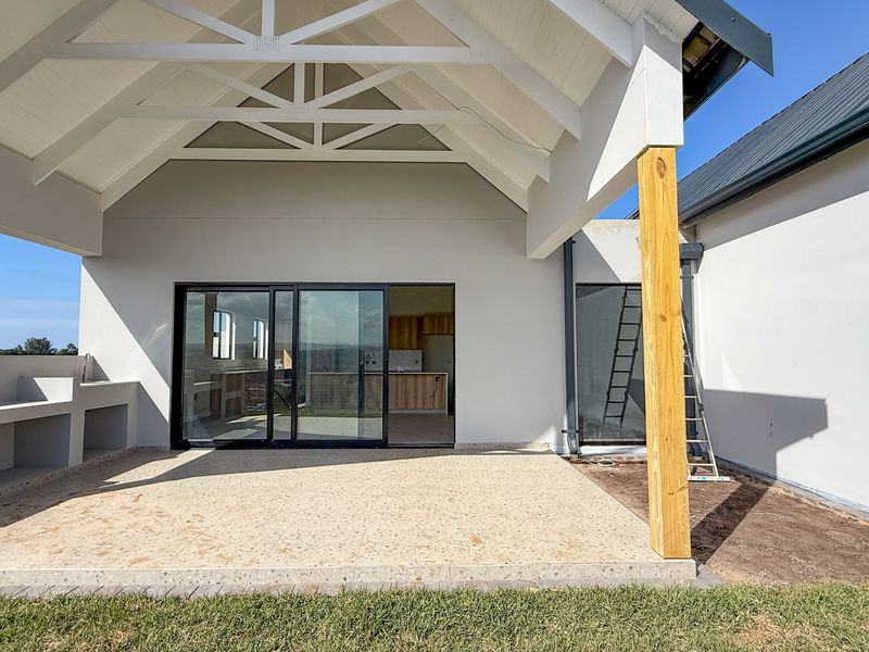 Modern Family Living in Tranquil Springvale Country Estate - Photo 5