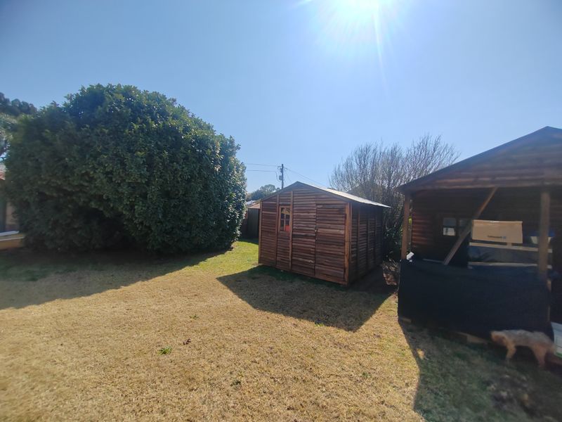 Filled with endless Potential, fizzer upper family home in Brakpan North! (836m2) - Photo 4