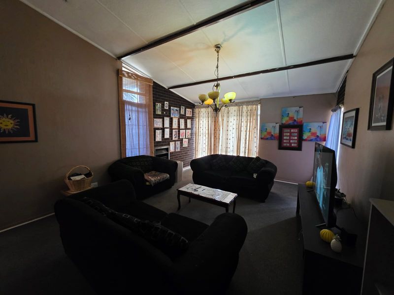 Cosy Family Home for Sale – Sasolburg - Photo 2