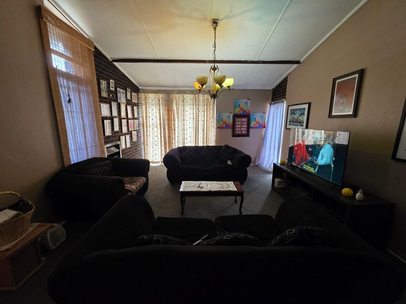 Cosy Family Home for Sale – Sasolburg - Photo 3