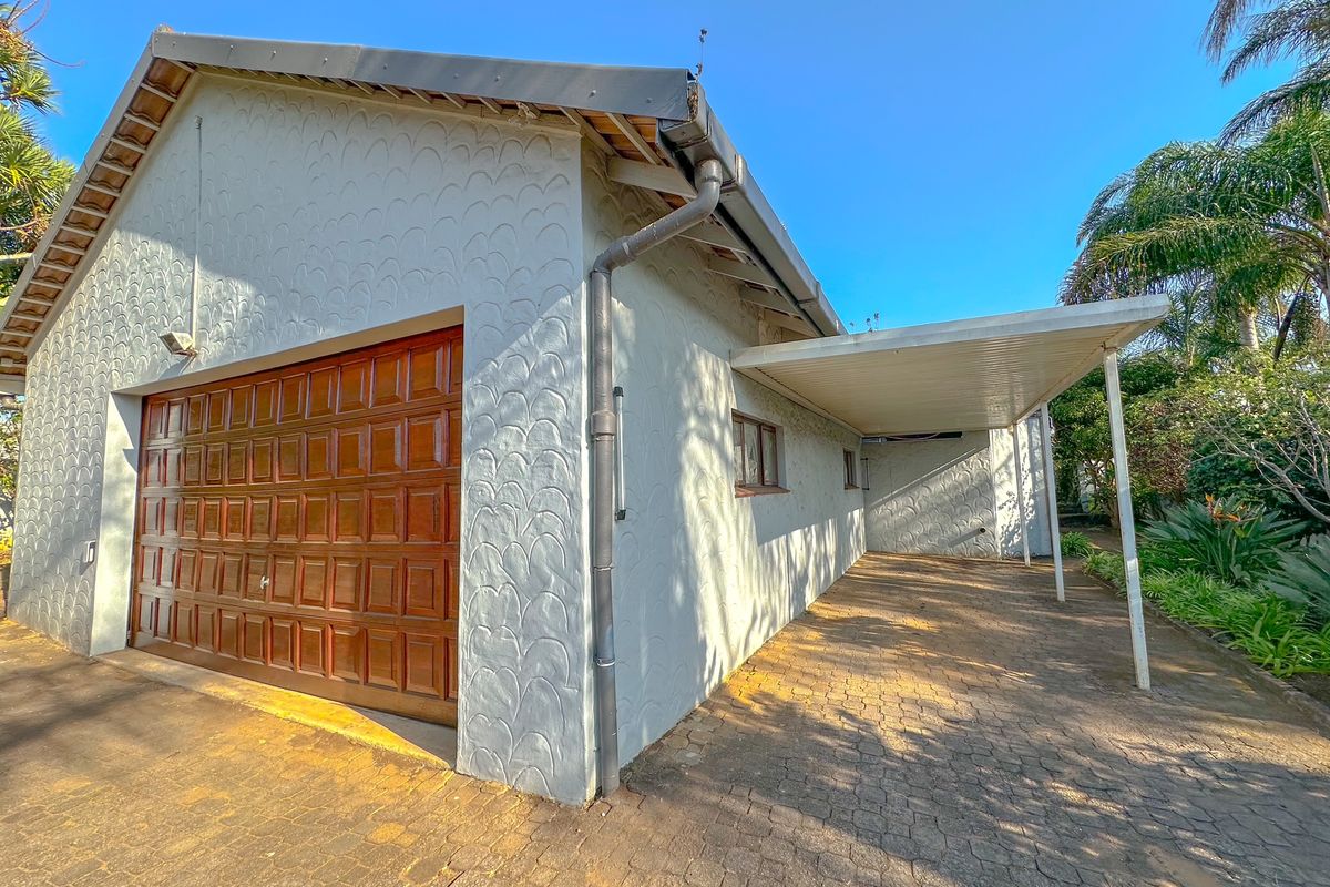 Stunning Family Home with Income-Generating Flat in Sought-After Kildare - Photo 2