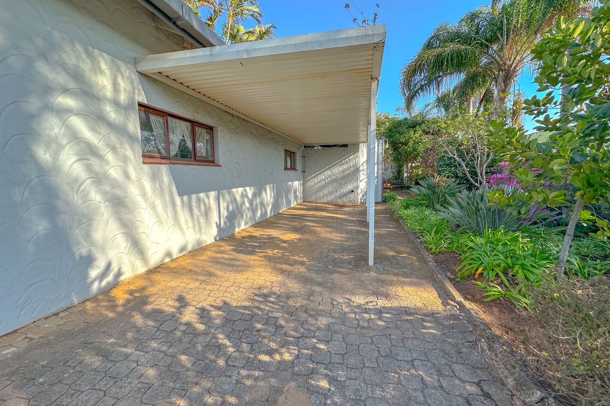 Stunning Family Home with Income-Generating Flat in Sought-After Kildare - Photo 3