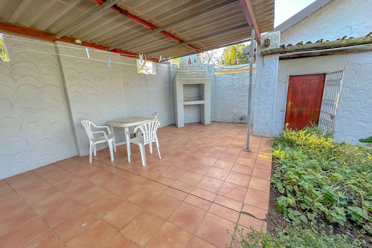 Stunning Family Home with Income-Generating Flat in Sought-After Kildare - Photo 4