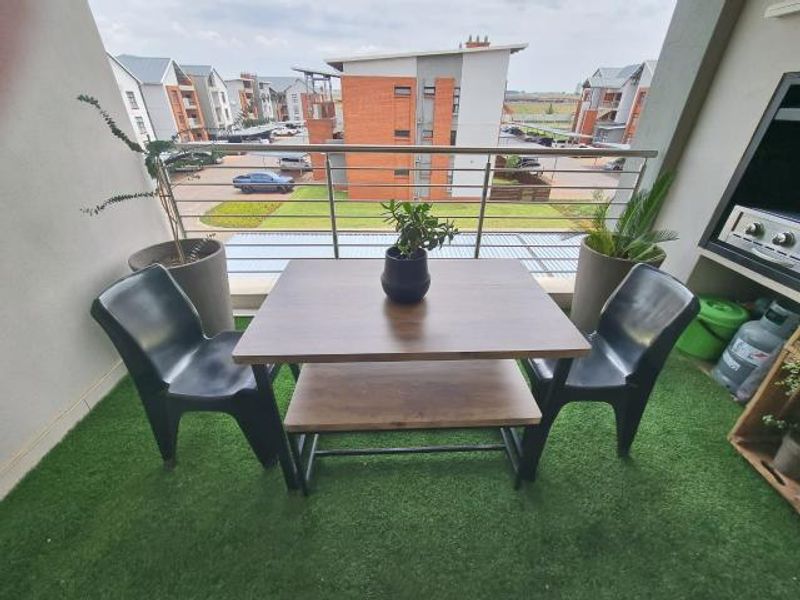 Looking for a Stylish unit in an Upmarket Estate? - Photo 4