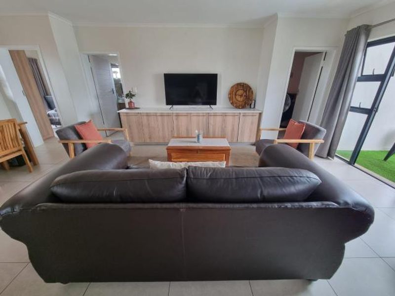 Looking for a Stylish unit in an Upmarket Estate? - Photo 3