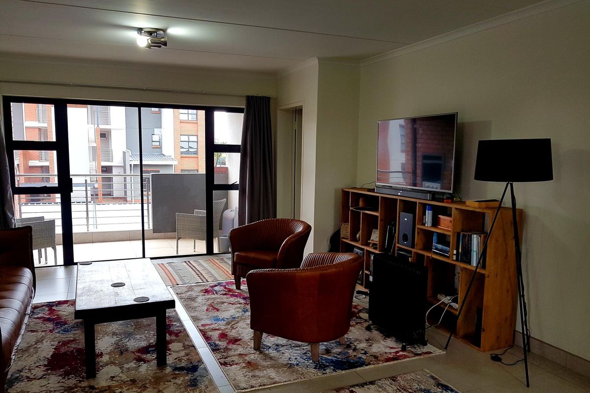 Looking for a Stylish unit in an Upmarket Estate? - Photo 2