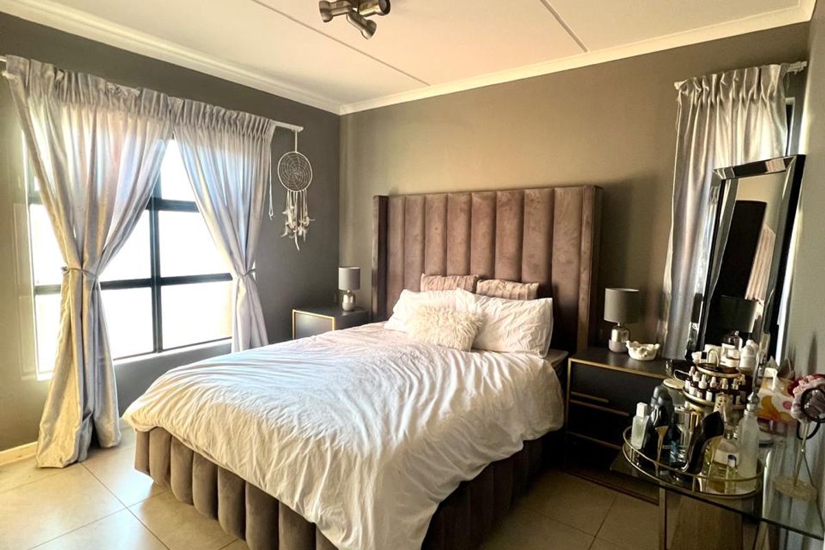 Luxury Living Made Easy – FREE WiFi, Gym & 24/7 Security - Photo 4