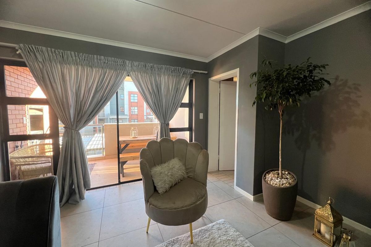 Luxury Living Made Easy – FREE WiFi, Gym & 24/7 Security - Photo 2