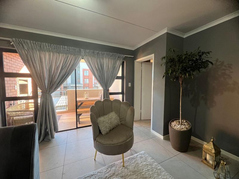 Luxury Living Made Easy – FREE WiFi, Gym & 24/7 Security - Photo 2