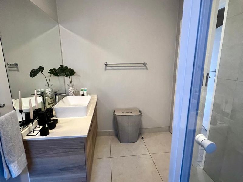 Luxury Living Made Easy – FREE WiFi, Gym & 24/7 Security - Photo 9