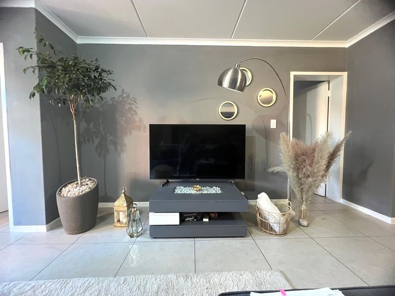 Luxury Living Made Easy – FREE WiFi, Gym & 24/7 Security - Photo 3