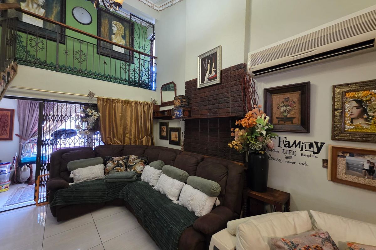 Bargain of the Year in Vaalpark – 2 Houses on 1 Property! - Photo 4