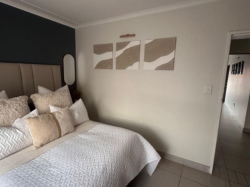 Upmarket 3-Bed, 2-Bath Townhouse with Free WiFi & Gym! - Photo 10