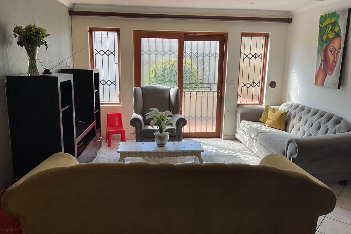 Townhouse For Sale In Centurion - Photo 2