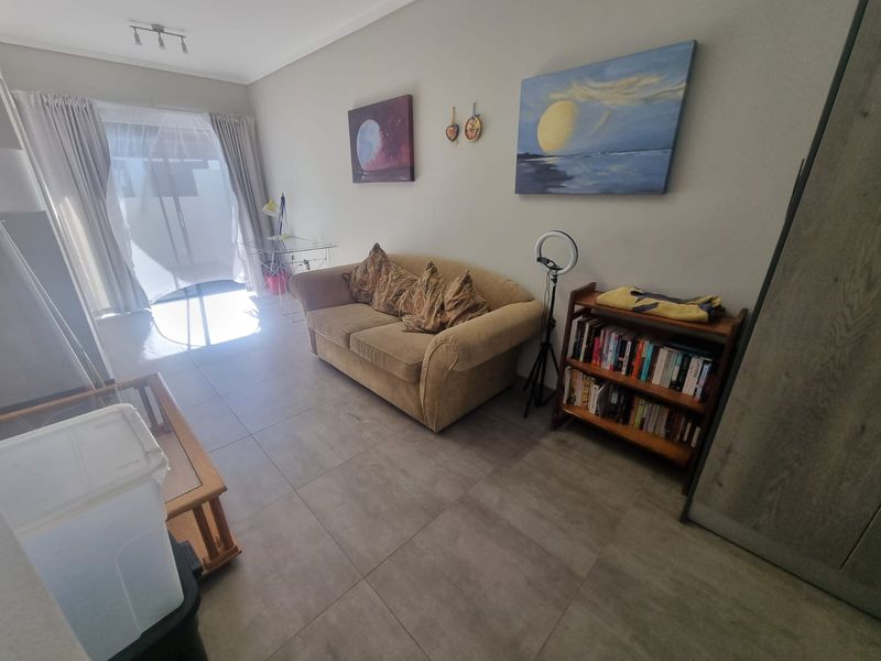 Ultra-modern, pet-friendly, ground floor apartment in Rynfield - Photo 8