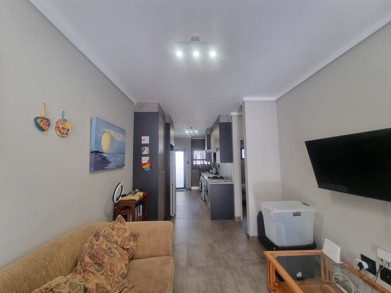 Ultra-modern, pet-friendly, ground floor apartment in Rynfield - Photo 7