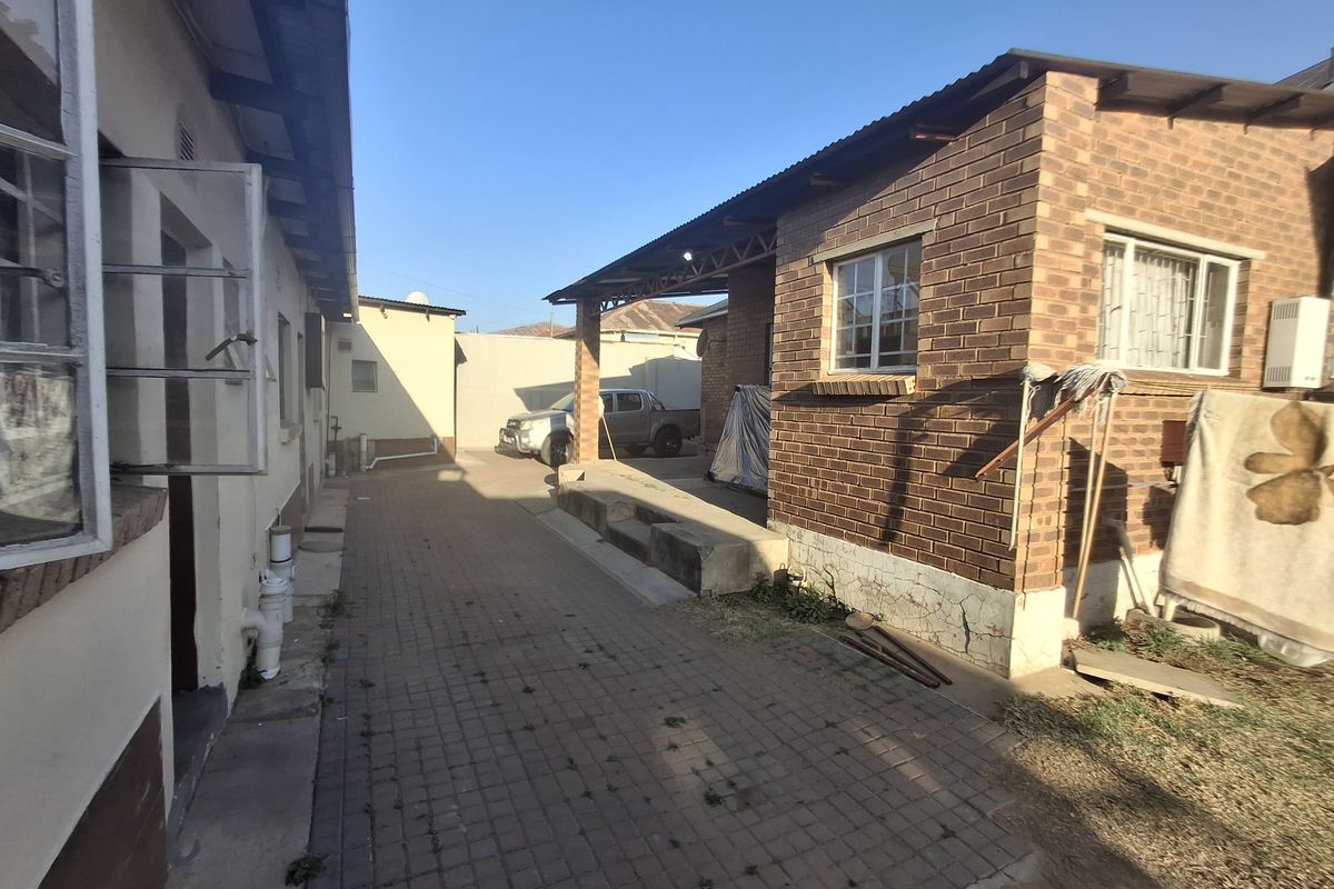 Spacious 4-Bedroom Home with Income Potential & Modern Comforts - Photo 3