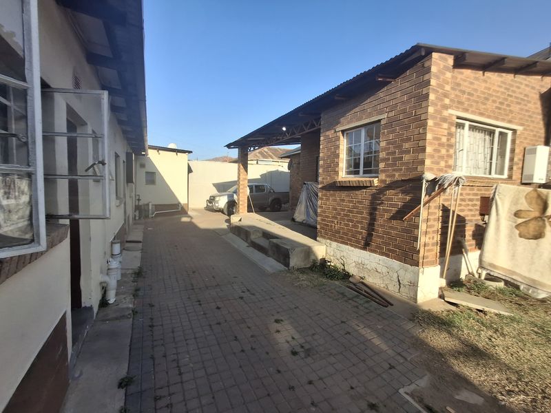 Spacious 4-Bedroom Home with Income Potential & Modern Comforts - Photo 3