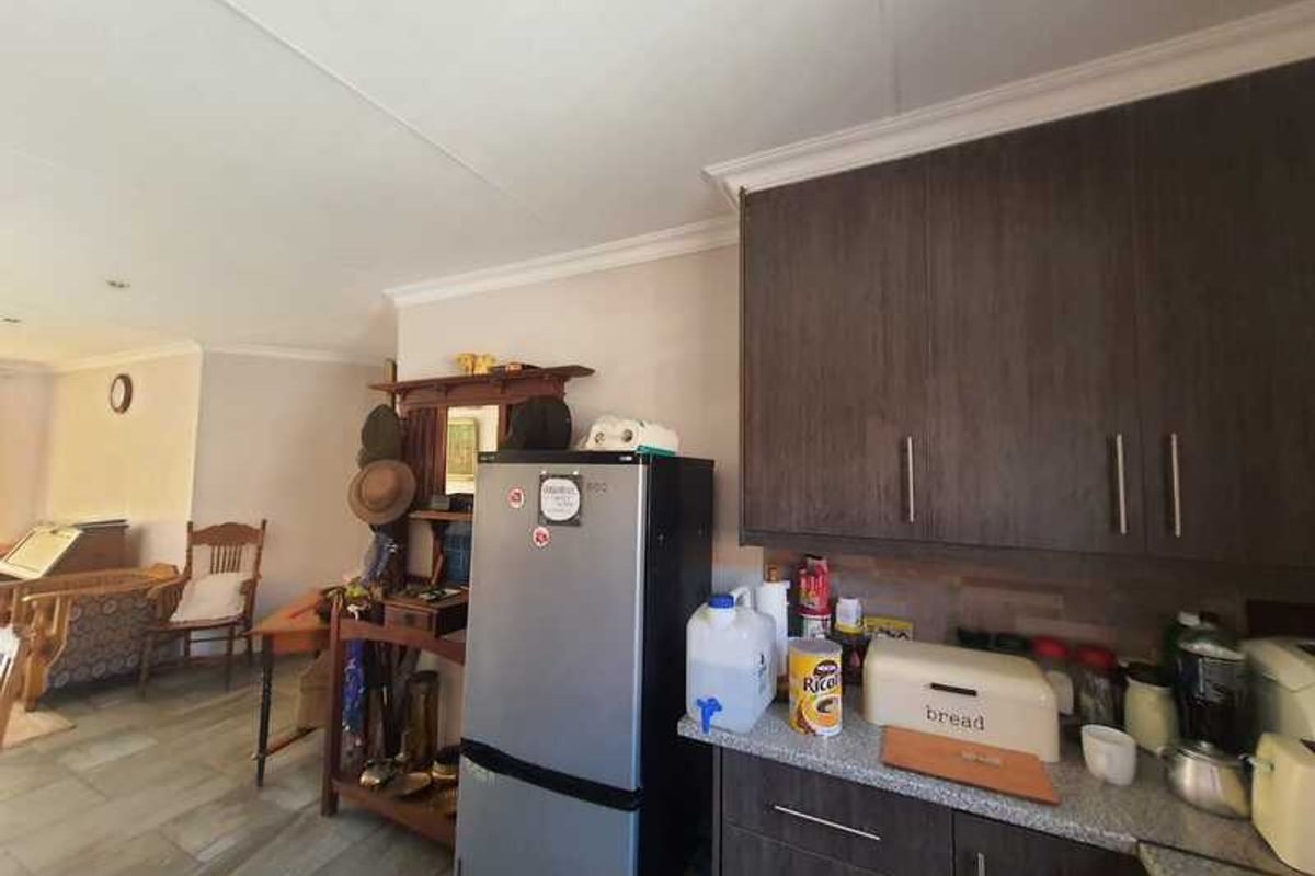 Townhouse In A Secured Complex In SW 2 - Photo 5