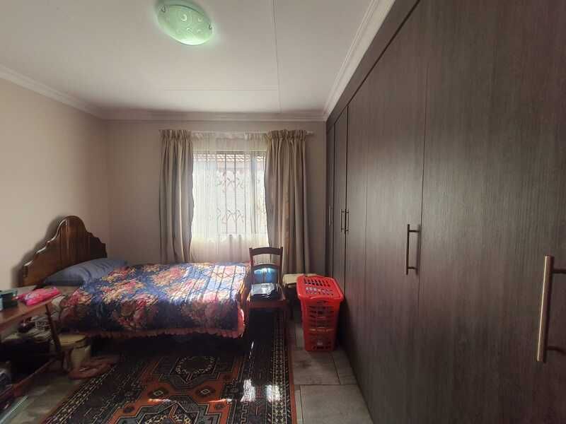 Townhouse In A Secured Complex In SW 2 - Photo 7