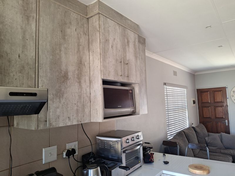 Spacious Family Home for Sale in Clayville - Midrand Village - Photo 3