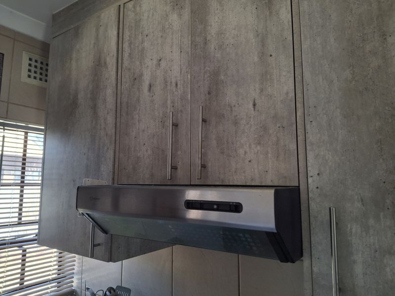 Spacious Family Home for Sale in Clayville - Midrand Village - Photo 8