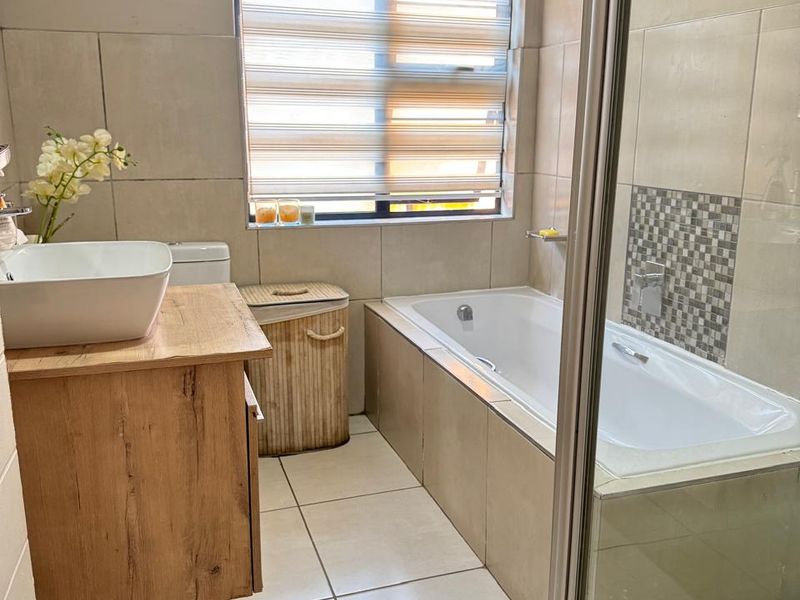 Superb 3 Bedroom House Montana - Photo 10