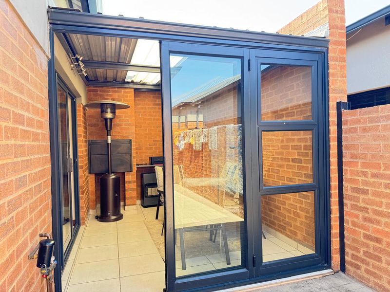 Superb 3 Bedroom House Montana - Photo 9