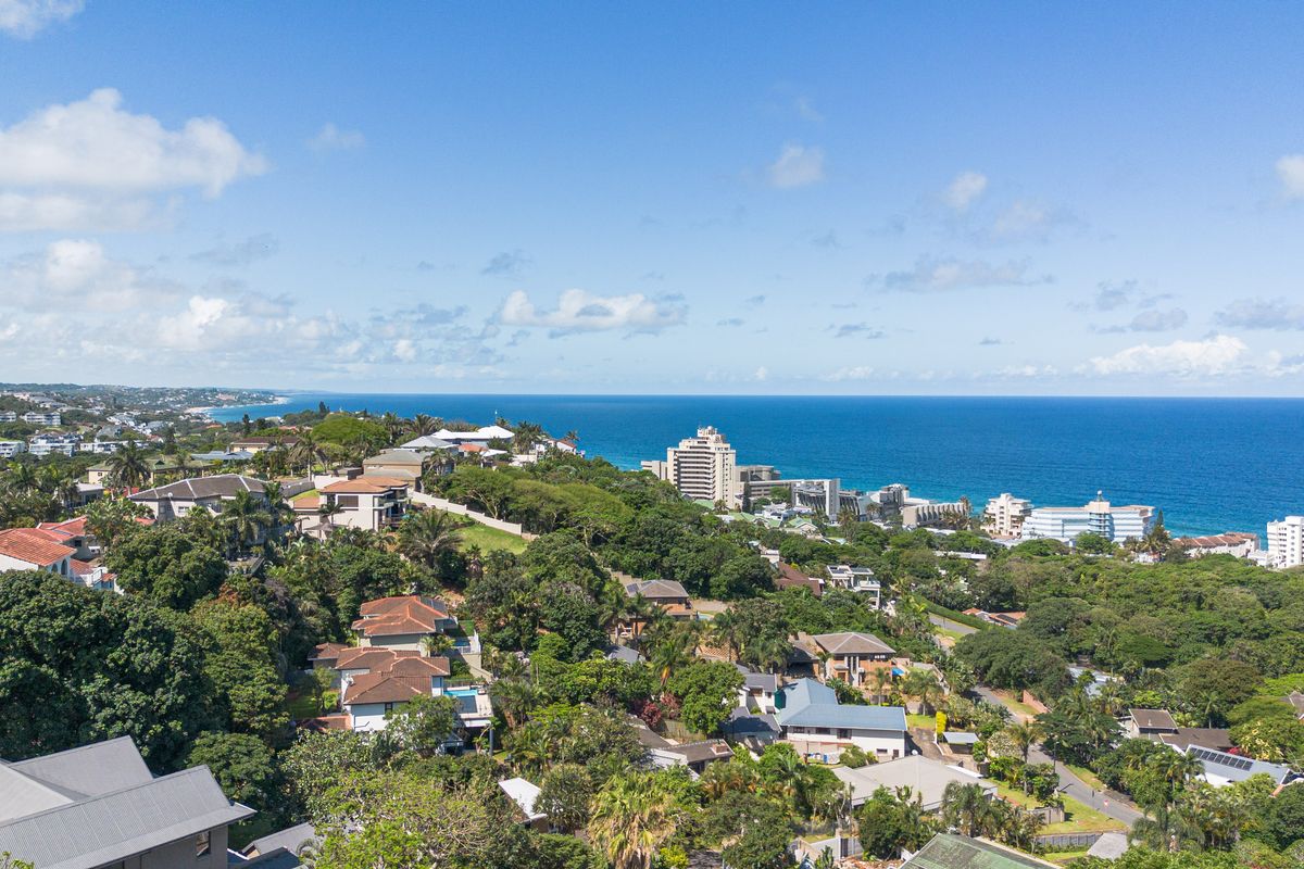 Unique Coastal Investment Opportunity – Five-Unit Beachside Retreat - Photo 2