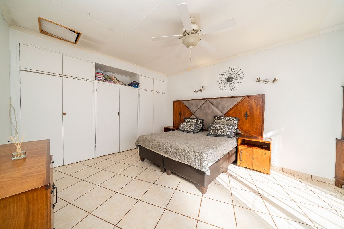 Live, Relax & Earn – 4-Bedroom Home with 6 Outside Rooms - Photo 5