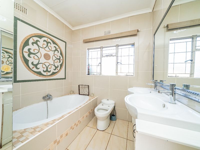 Live, Relax & Earn – 4-Bedroom Home with 6 Outside Rooms - Photo 8