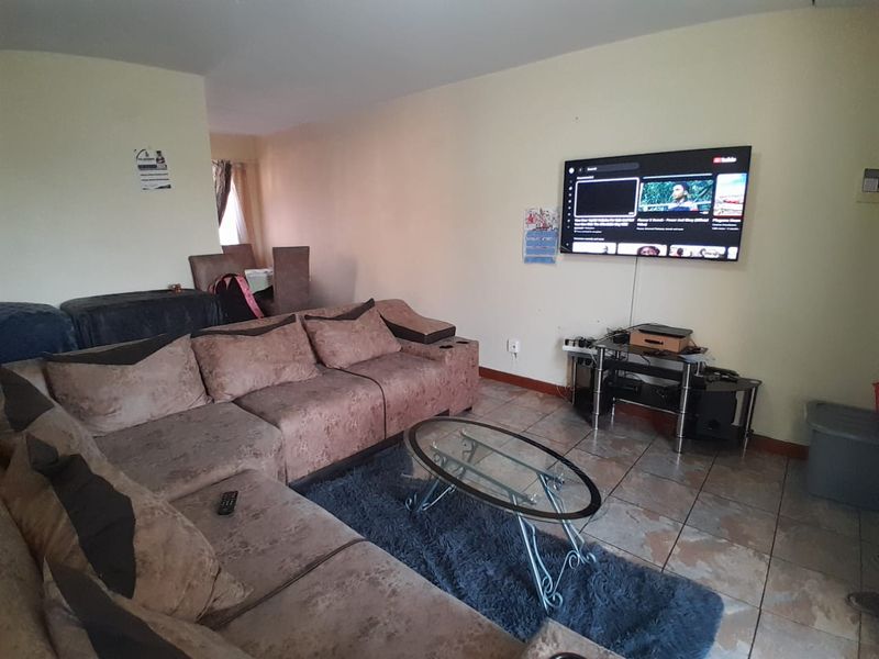 Modern Bachelor Apartment in Silver Lakes - Photo 4