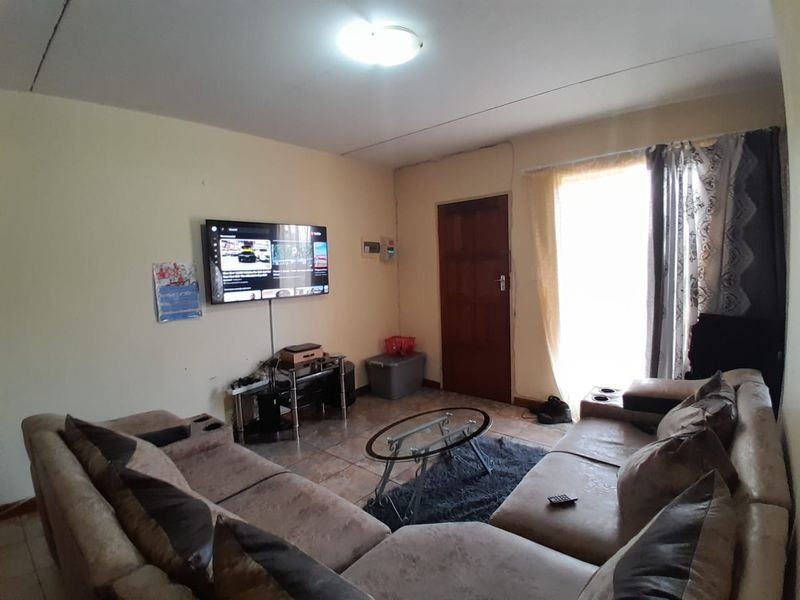 Modern Bachelor Apartment in Silver Lakes - Photo 5