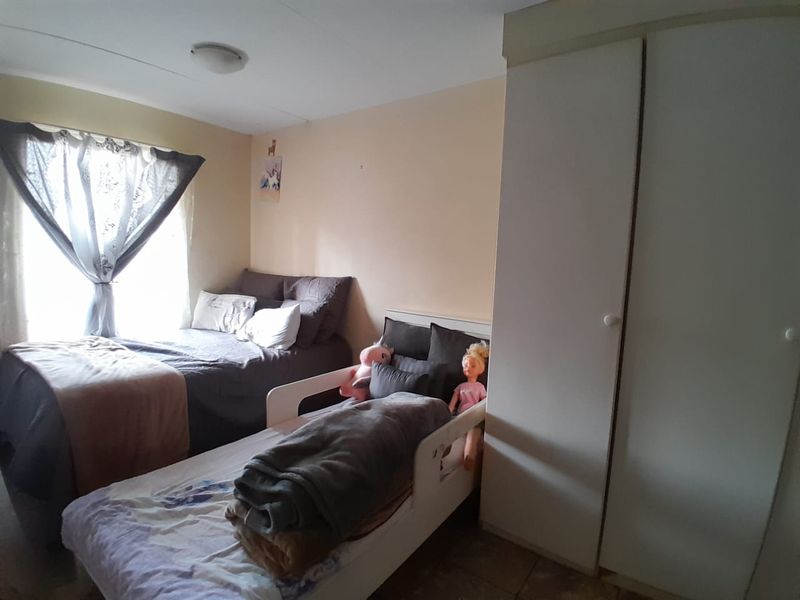 Modern Bachelor Apartment in Silver Lakes - Photo 7