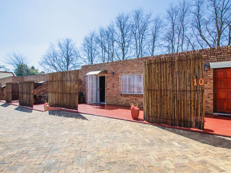 Guest House & Spa For Sale Benoni Small Farms - Photo 5