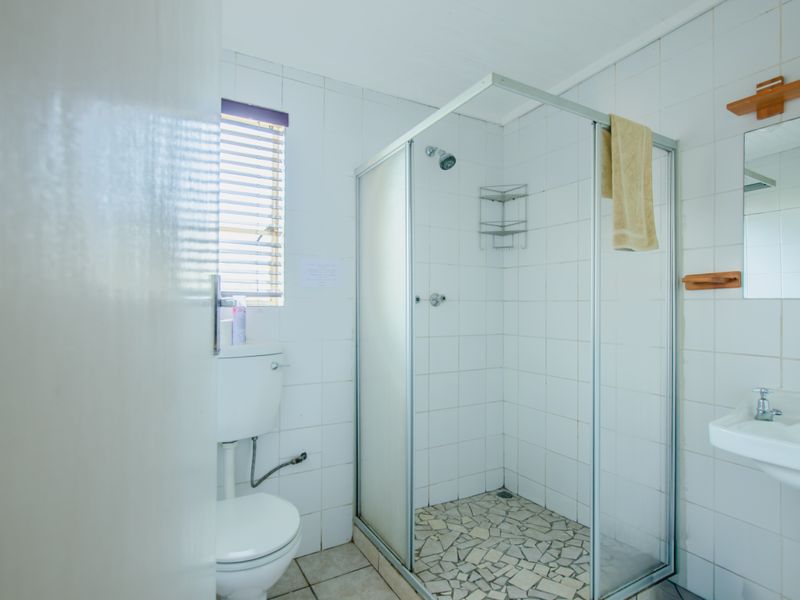 Guest House & Spa For Sale Benoni Small Farms - Photo 10