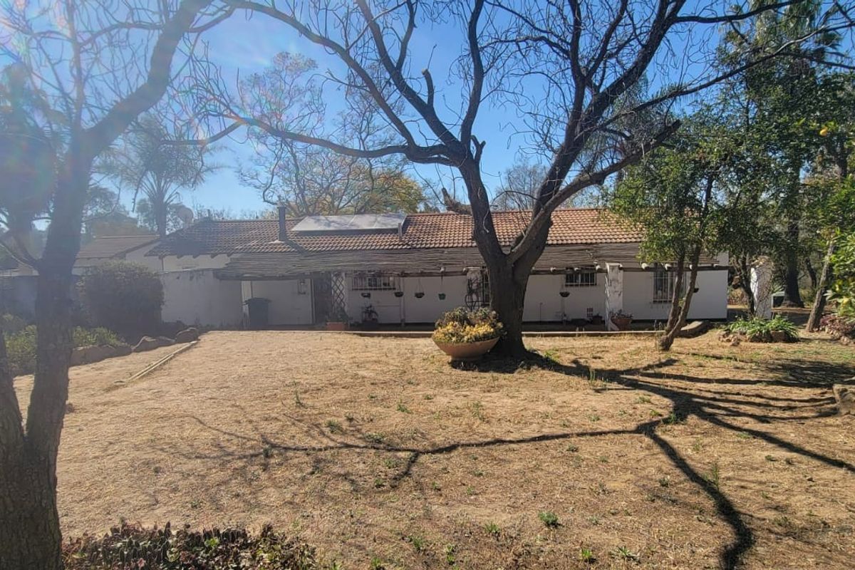 Farmall smallholding easy access from Malibongwe - Photo 2