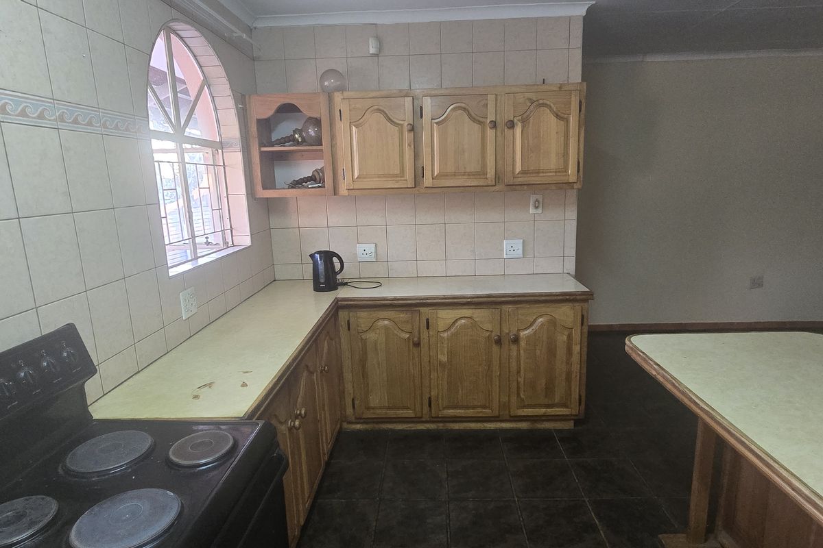 4 Bedroom House for Sale in Fauna Park - Photo 4