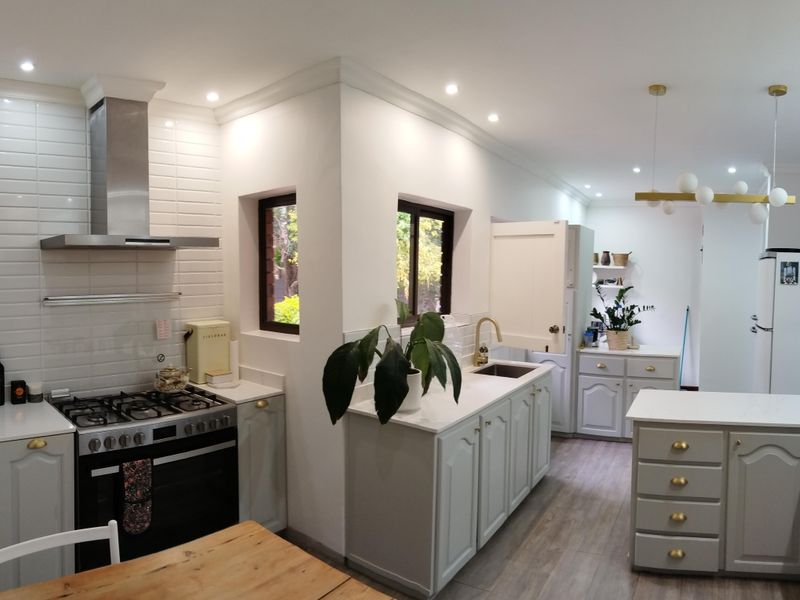 Stylish Facebrick Home in the Heart of Winterhoek Park - Photo 9