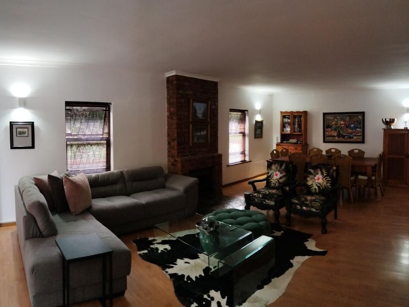 Stylish Facebrick Home in the Heart of Winterhoek Park - Photo 7