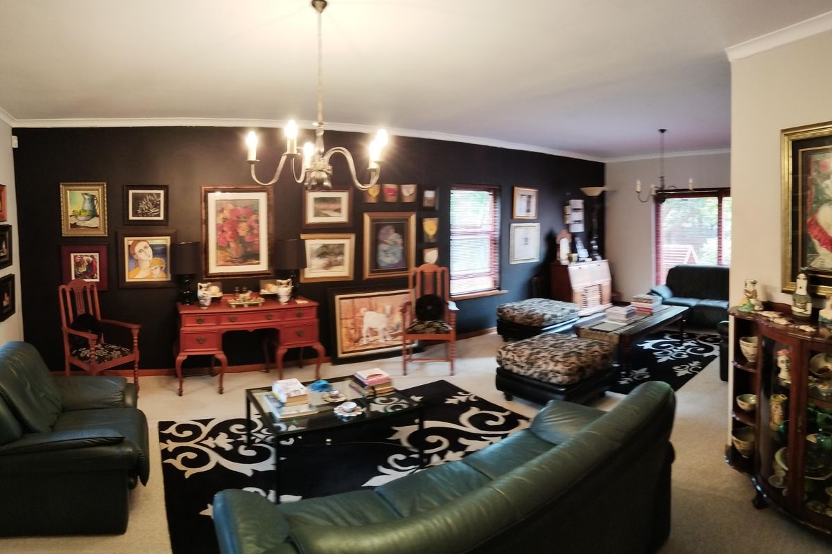 Stylish Facebrick Home in the Heart of Winterhoek Park - Photo 2