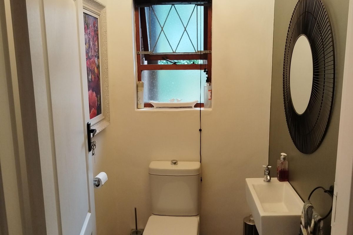 Stylish Facebrick Home in the Heart of Winterhoek Park - Photo 4