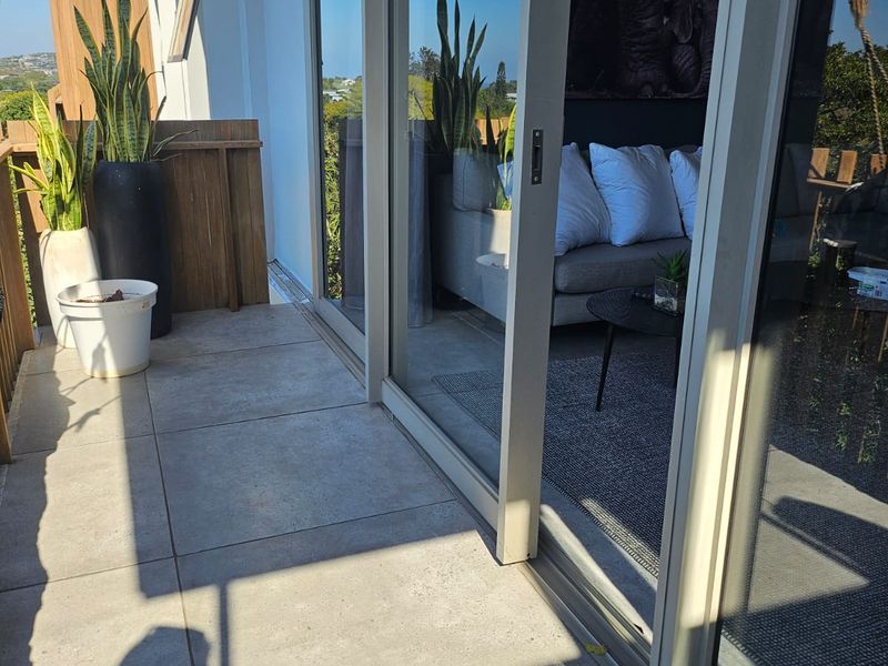 Modern 2-Bedroom Forest Apartment in Dunkirk Estate - Photo 9