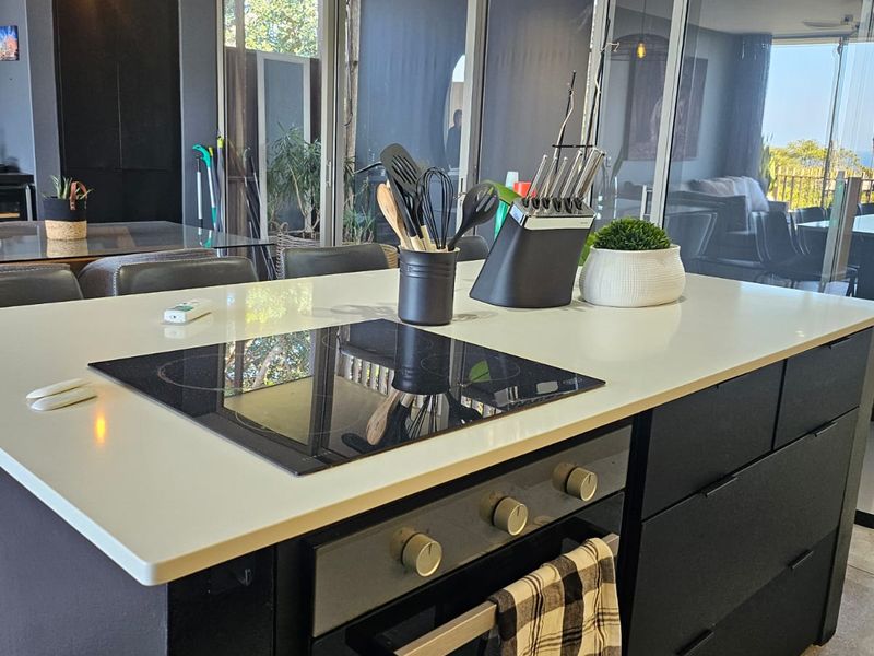 Modern 2-Bedroom Forest Apartment in Dunkirk Estate - Photo 7